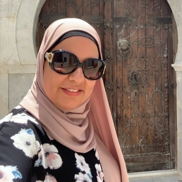 Meet your Posher, Ines - Picture 1 of 1